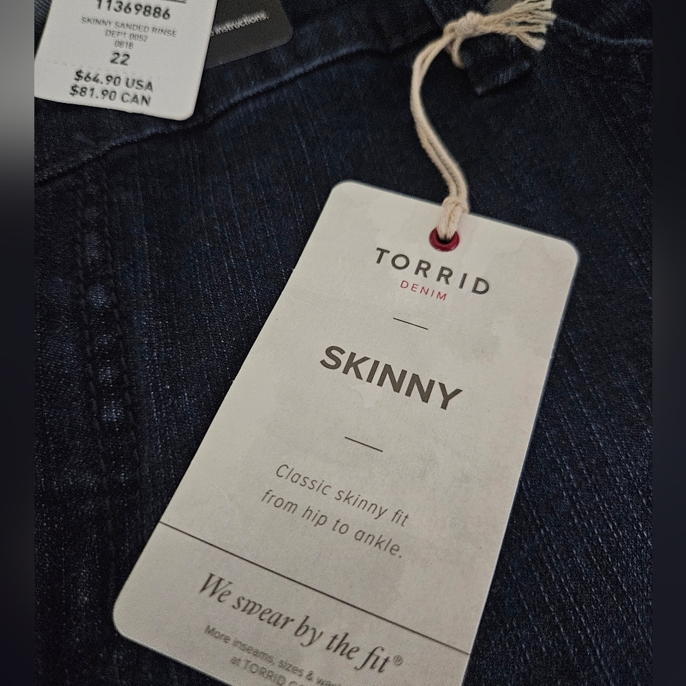 Torrid NWT Classic Skinny Jeans - Picture 5 of 6